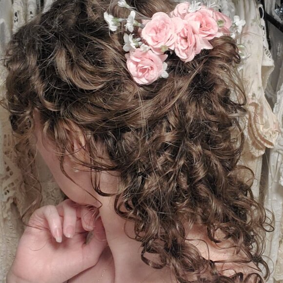 Meet your Posher, Aurora - Picture 7 of 13